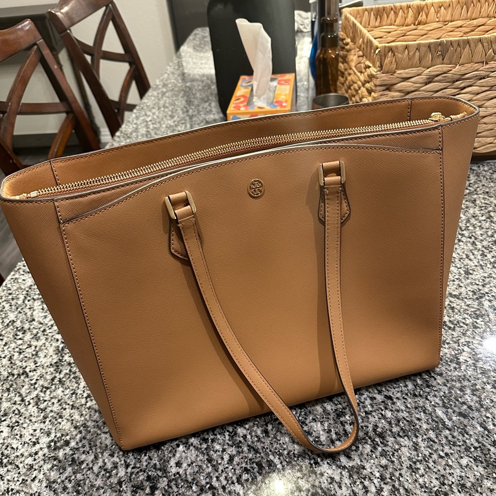 Tory Burch Robinson Tote